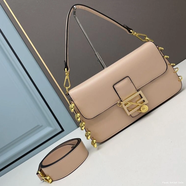 Brooches Bag Medium Fendi In Pink Fendace Leather Calf with Baguette Pin 0713
